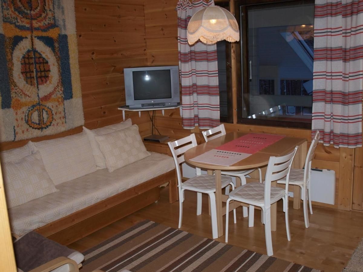 Гостевой дом Kuerkaltio Holiday Village Экясломполо